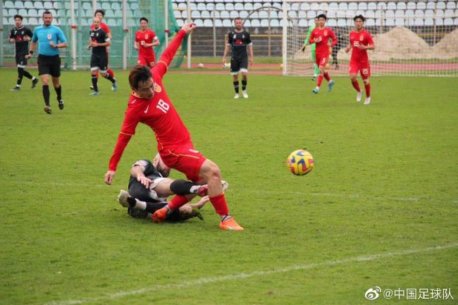 日榜前三甲影片票房占比 《我和我的家乡》突破25亿 《夺冠》走势平稳 2020-10-21 10月20日，全国院线总票房4657.68万。