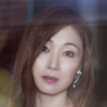 电影《恶意》里，当尤茜被传唤时，尽管只是简单的事件，自媒体闻讯而来，事情就不再简单，被添油加醋，焦点被模糊，事件变得更加失控。