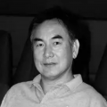 并且，不再“懒惰于现行的故事”。