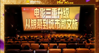 艾米·亚当斯获设计师协会奖 低胸礼服性感迷人 2014-02-24 当地时间2月22日，洛杉矶，第16届服装设计师协会奖举行颁奖典礼，艾米·亚当斯身穿低胸礼服性感亮相，当天其他到场明星还有杰瑞米·雷纳、《内布拉斯加》中饰演一对母子的琼·斯奎布和威尔·福特等。